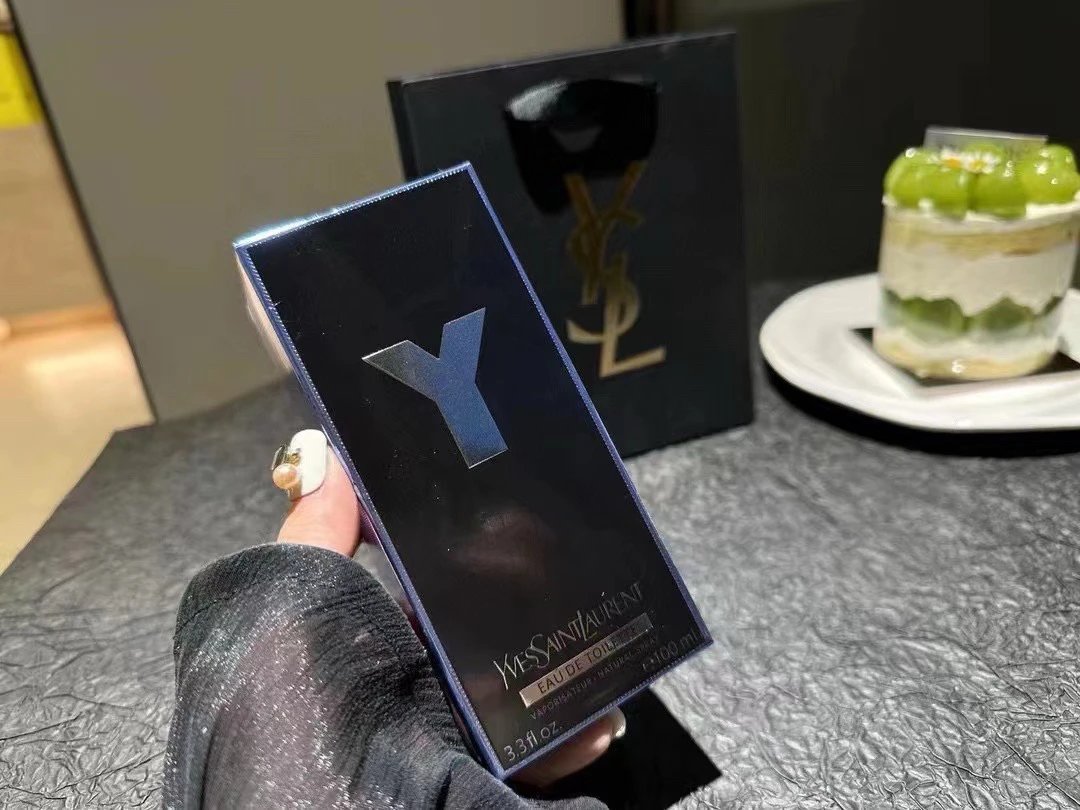 Men's perfume